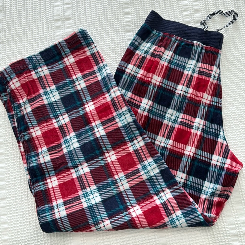 women’s medium pajama pants in flannel print